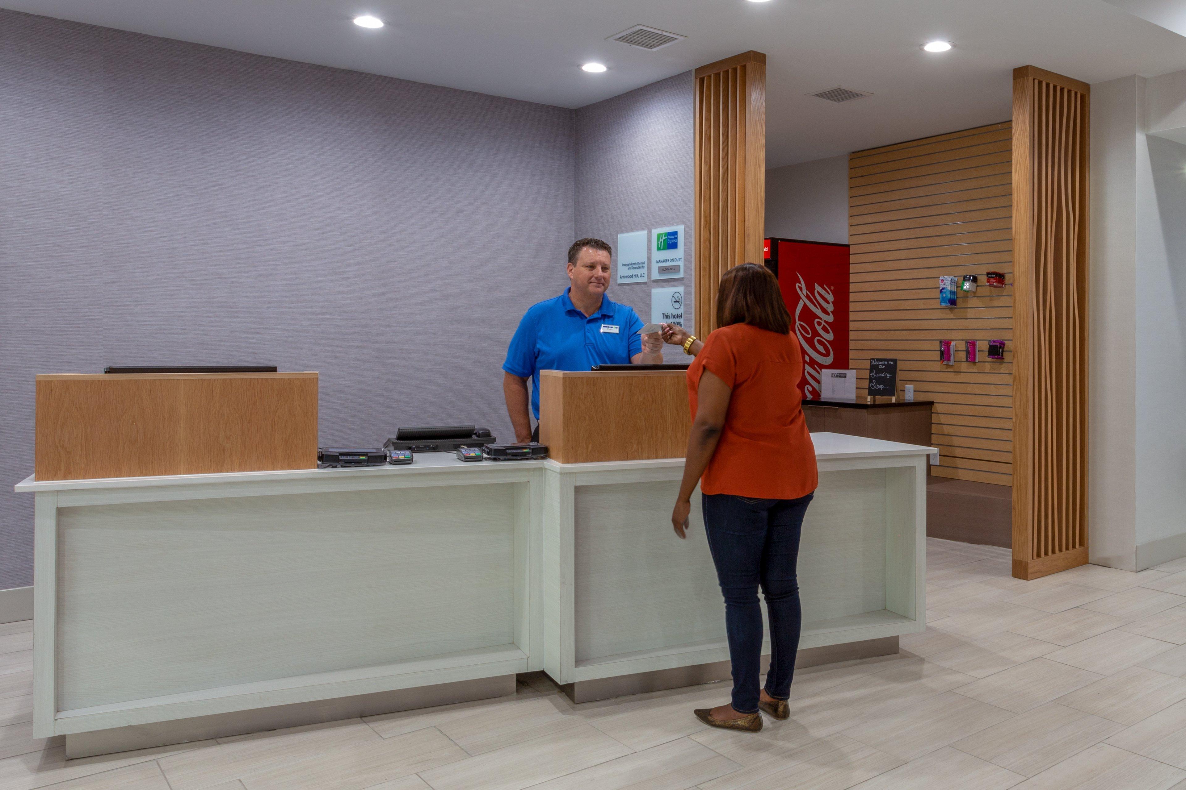 Holiday Inn Express Arrowood By Ihg Charlotte Exterior photo