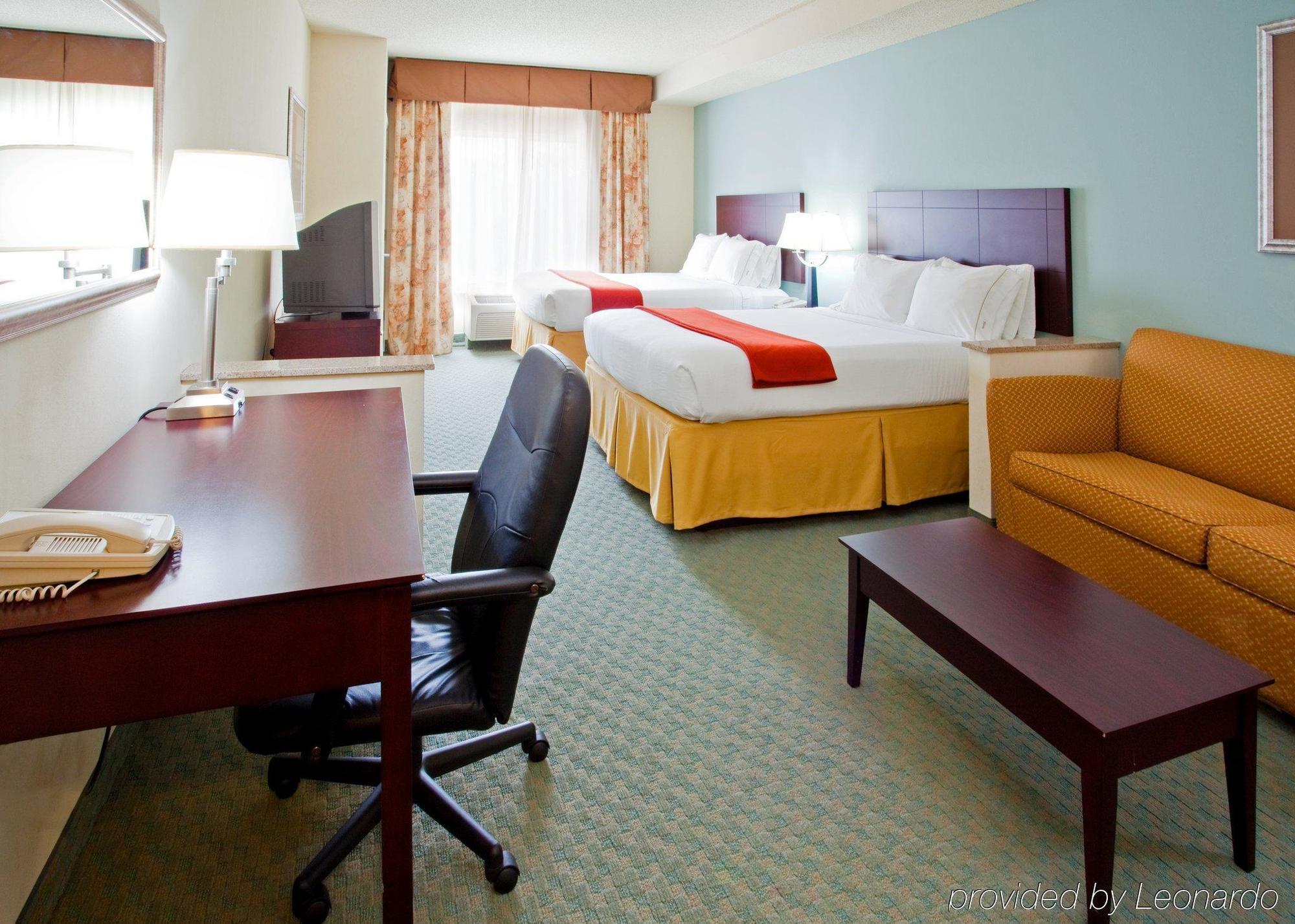 Holiday Inn Express Arrowood By Ihg Charlotte Exterior photo