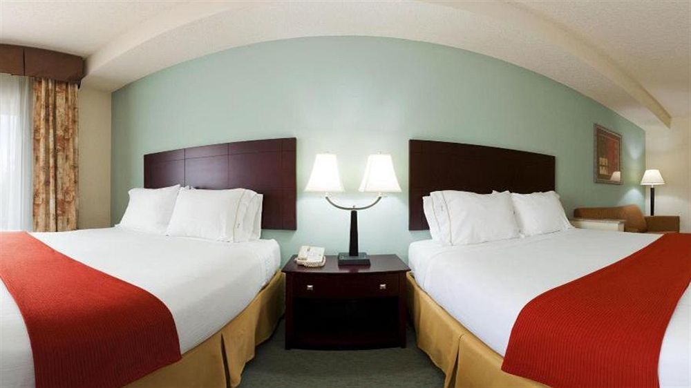 Holiday Inn Express Arrowood By Ihg Charlotte Exterior photo