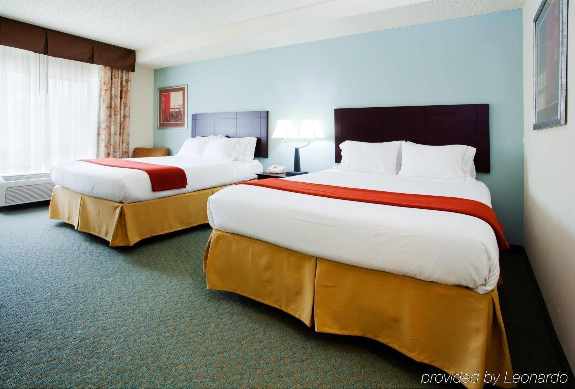 Holiday Inn Express Arrowood By Ihg Charlotte Exterior photo