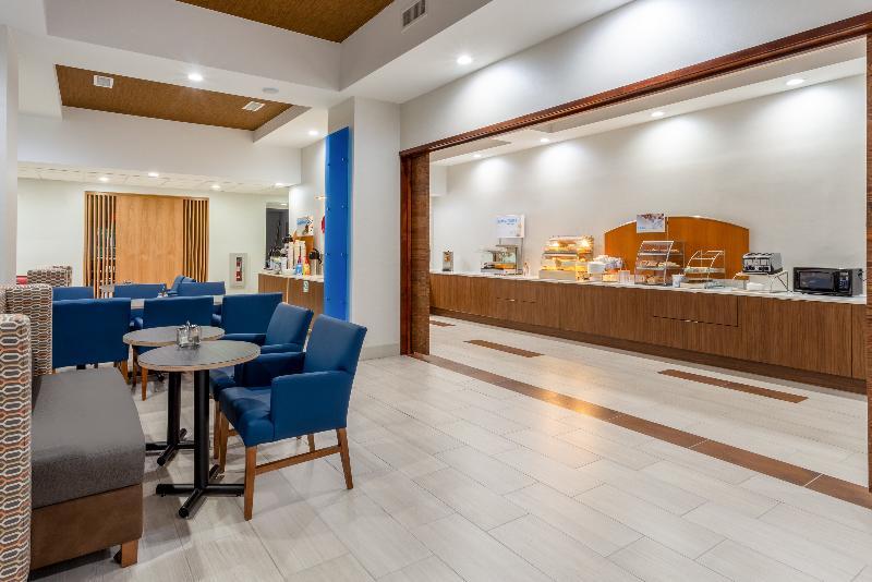 Holiday Inn Express Arrowood By Ihg Charlotte Exterior photo